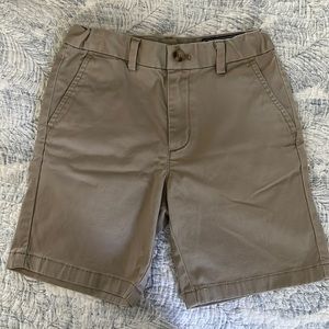Vineyard vines khaki shorts